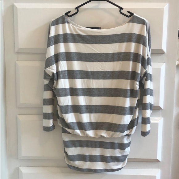 Blouse - Picture 2 of 3